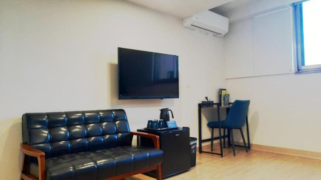 Holo Hotel Tainan Eksteriør billede