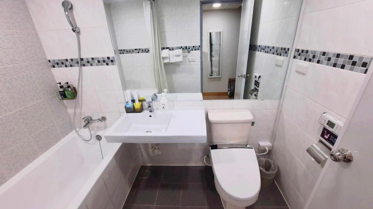 Holo Hotel Tainan Eksteriør billede